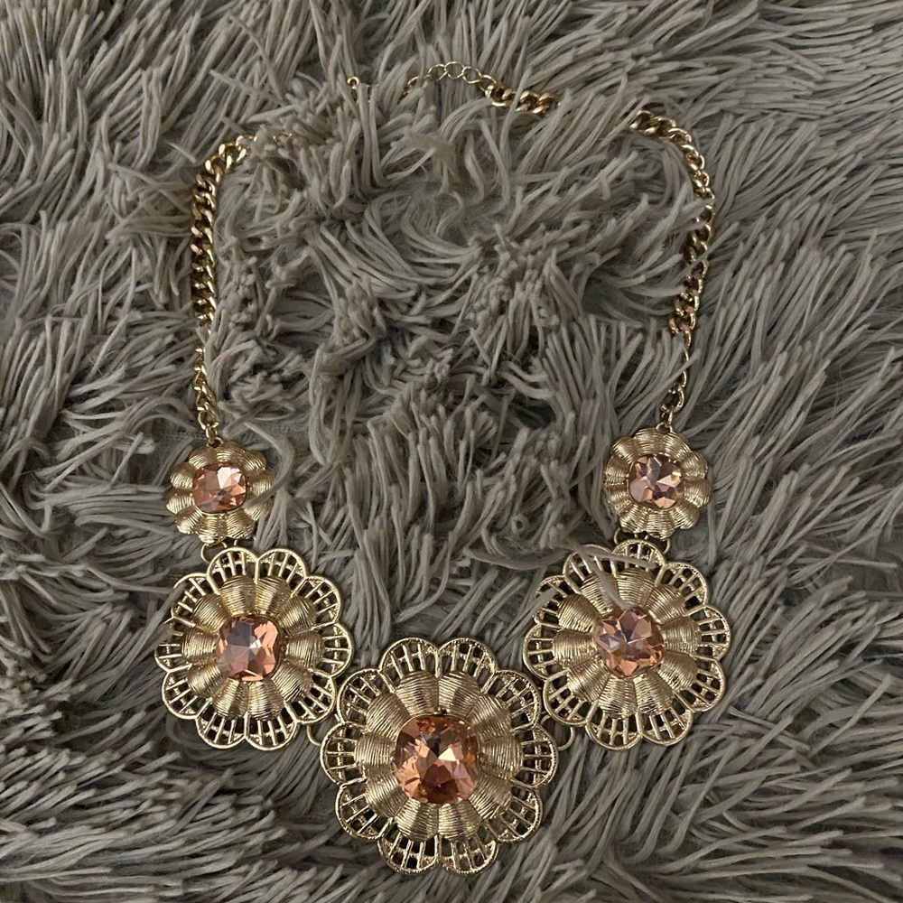 Statement necklace
